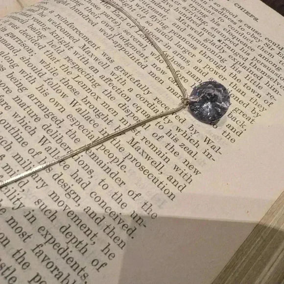 Joe fresh necklace silvertone with  clear gemstones - Picture 2 of 9